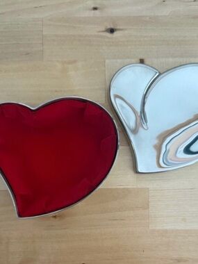 Vintage International Silver Co. Heart
Jewelry Box